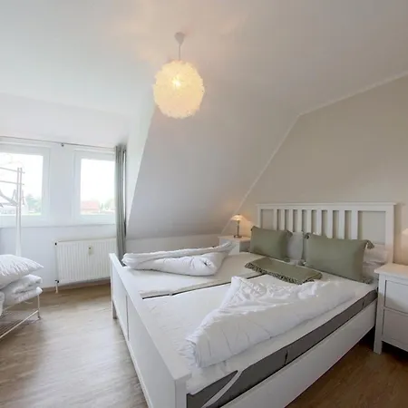 Mu32a Dachgeschoss Mit Gartenanteil Apartment